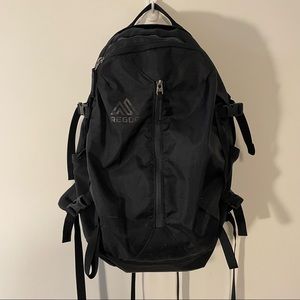 GREGORY / BLACK COMMUTER BACKPACK